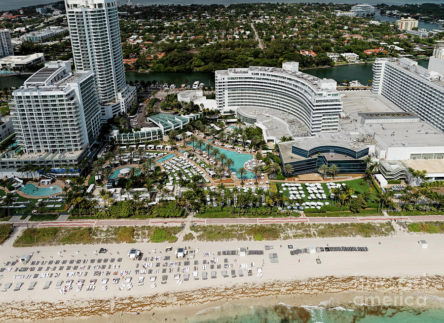 Fontainebleau Miami Beach Aerial View #1 Photograph by David Oppenheimer