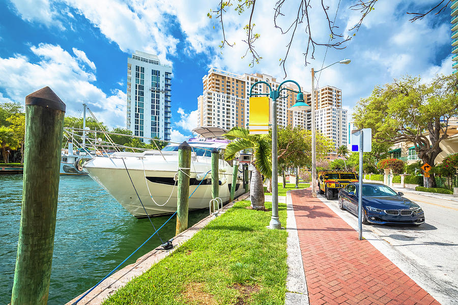 Fort Lauderdale riverwalk tourist coastline view, south Florida