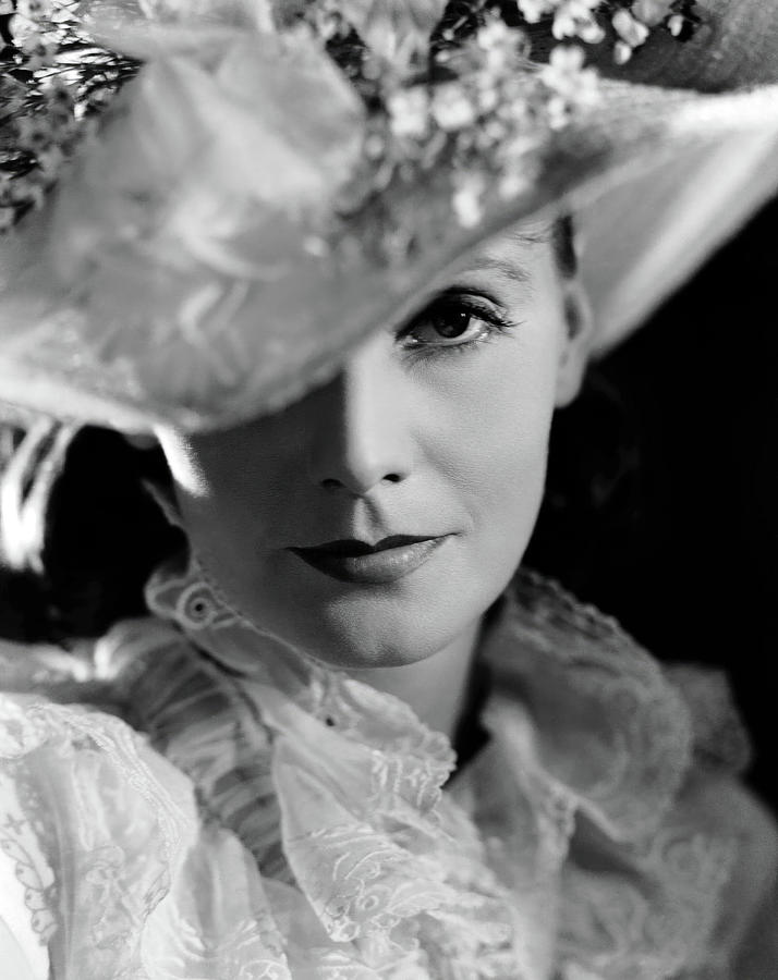 GRETA GARBO in ANNA KARENINA -1935-, directed by CLARENCE BROWN. #1 Photograph by Album