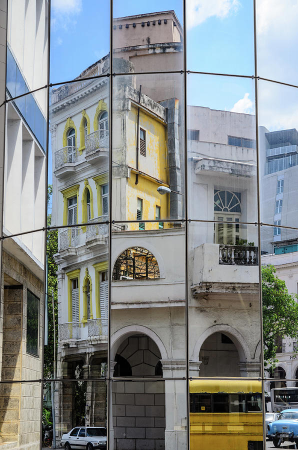 Havana Reflections #1 Photograph by Rob Huntley
