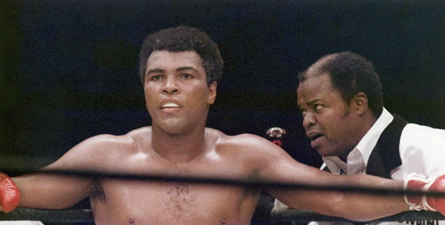 Heavyweight Championship: Muhammad Ali v Earnie Shavers Photograph by Robert Riger