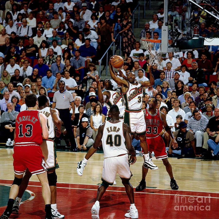 Hersey Hawkins and Scottie Pippen Photograph by Andrew D. Bernstein Hersey Hawkins and Scottie Pippen Photograph by Andrew D. Bernstein
