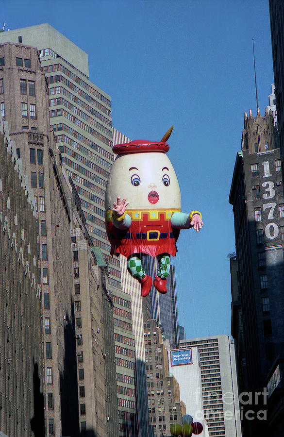 Humpty Dumpty Balloon #1 Photograph by Steven Spak