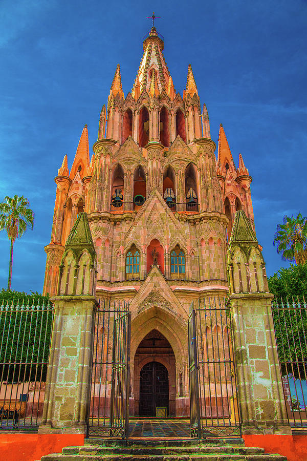 Iconic Churches And Cathedrals In San Miguel De Allende Mexico ...