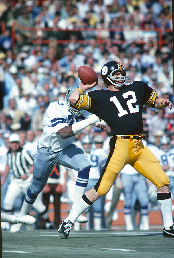 January 18, 1976 - Super Bowl X: Dallas Cowboys v Pittsburgh Steelers #1 Photograph by Focus On Sport