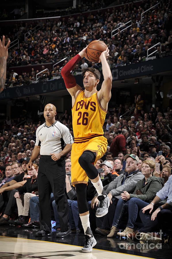 Cleveland Cavaliers Photograph - Kyle Korver #1 by David Liam Kyle