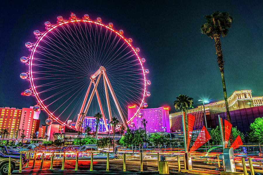 Las Vegas Nevada High Roller Ferris Wheel Photograph by Dave Morgan