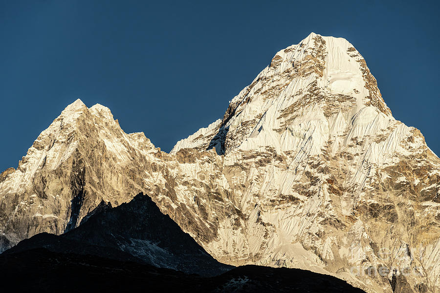 Last Light Over The Stunning Ama Dablam Peak From Pangboche In T ...