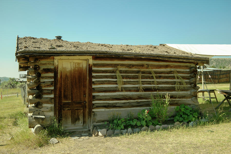 Log Cabin Photograph