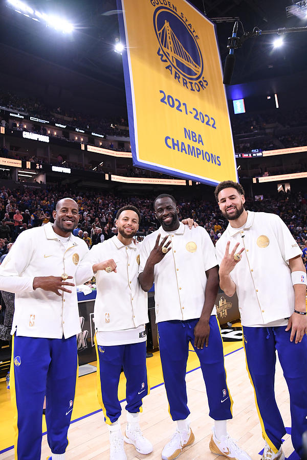 Los Angeles Lakers v Golden State Warriors Photograph by Noah Graham