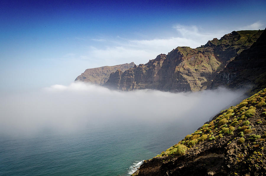 Los Gigantes Photograph by Gavin Lewis