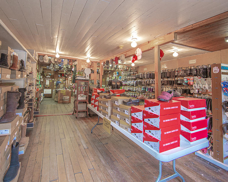 Mast General Store in Valle Cruis 12 Photograph by Erwin Spinner - Pixels