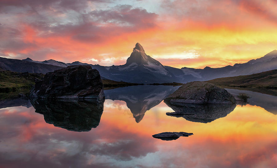 Matterhorn or Cervino reflection on lake stellisee in Zermatt in the ...