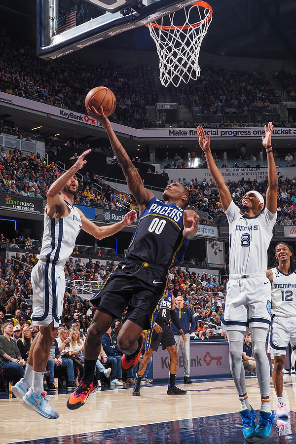Memphis Grizzlies v Indiana Pacers #1 Photograph by Ron Hoskins