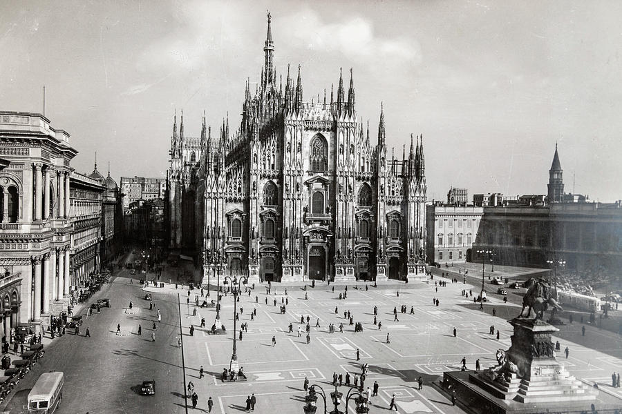 Milan The Cathedral In The 1950s Photograph by Cardaio Federico - Fine ...