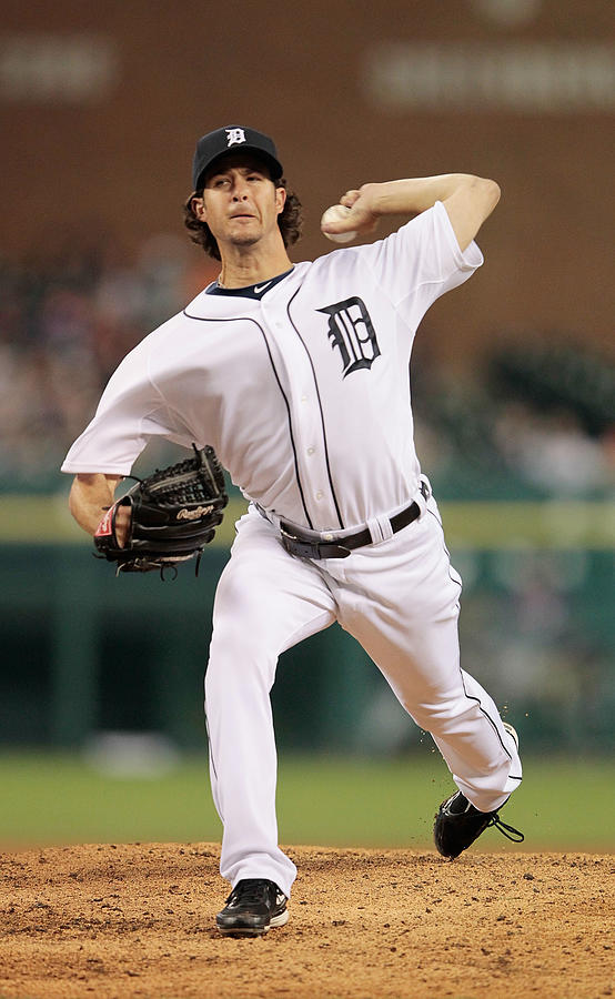 Minnesota Twins v Detroit Tigers Photograph by Leon Halip Minnesota Twins v Detroit Tigers Photograph by Leon Halip
