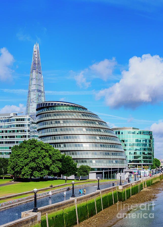 Modern Architecture by the Queens Walk, City Hall and The Shard, London ...