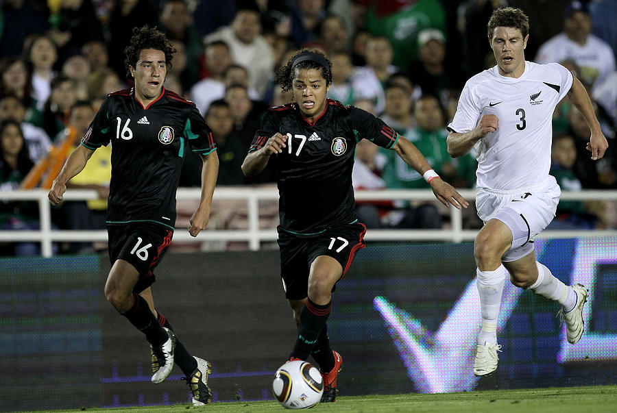 New Zealand v Mexico #1 Photograph by Stephen Dunn