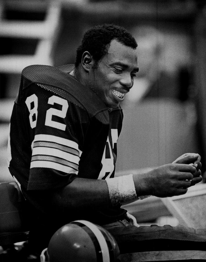 Ozzie Newsome of the Cleveland Browns... #1 Photograph by The Sporting News