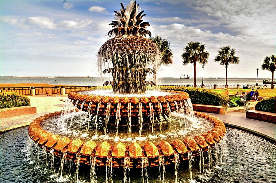 Landmark Photograph - Pineapple Fountain No. 2. by Paul Lindner