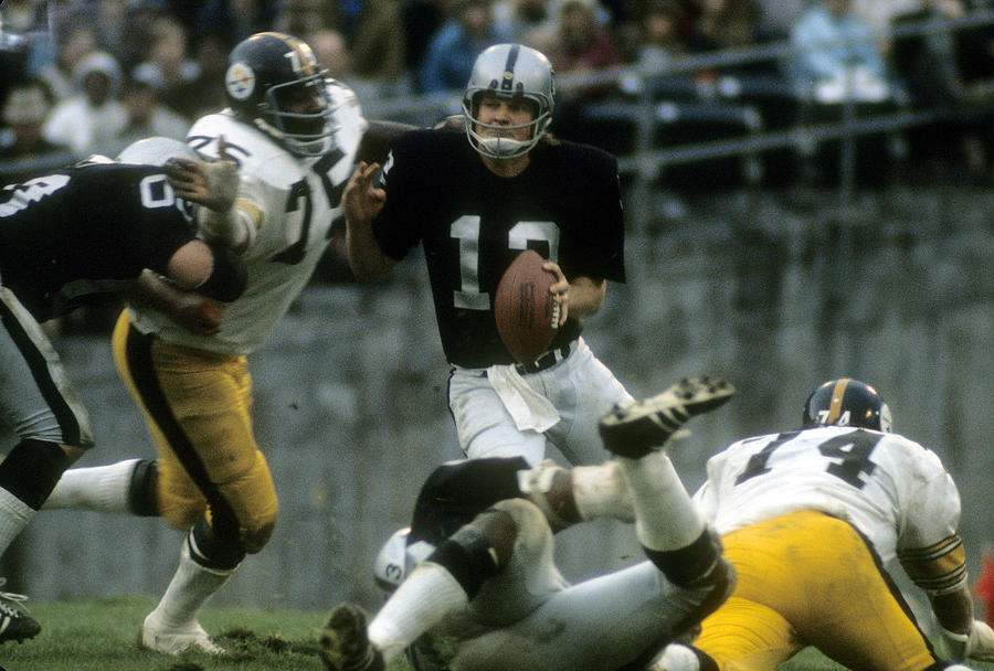 Pittsburgh Steelers v Oakland Raiders #1 Photograph by Focus On Sport