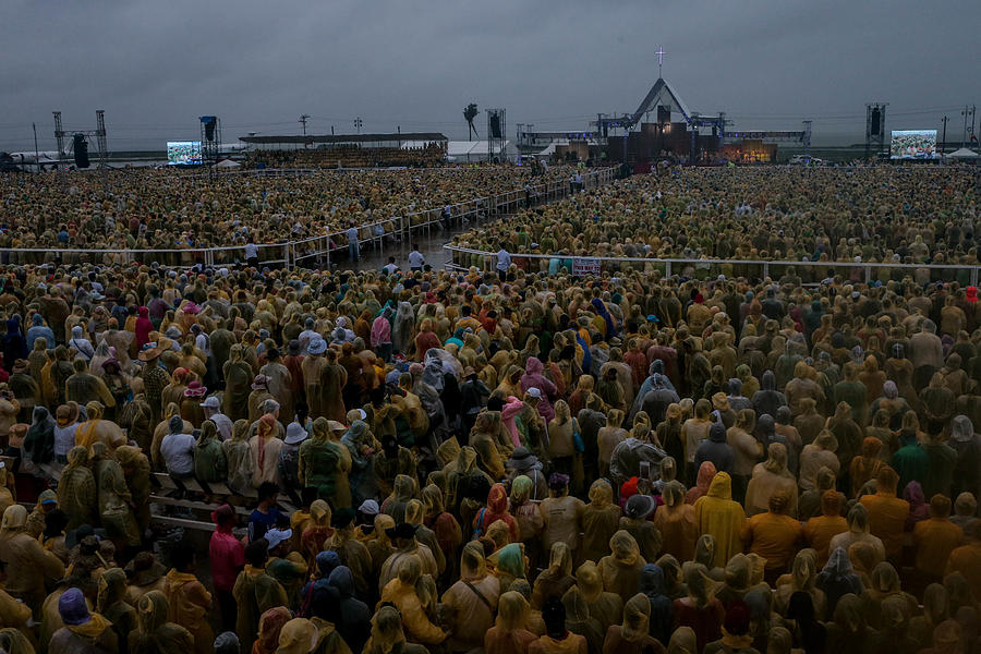 Pope Francis Visits Philippines - Day 3 Photograph by Chris McGrath Pope Francis Visits Philippines - Day 3 Photograph by Chris McGrath