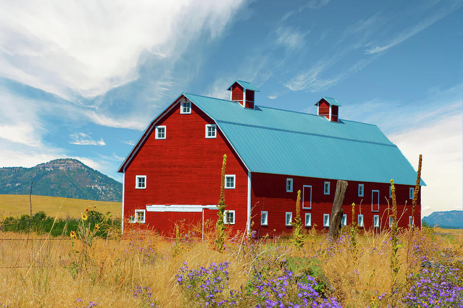 Red Barn Outside Colorado Springs Colorado Photograph By William Reagan