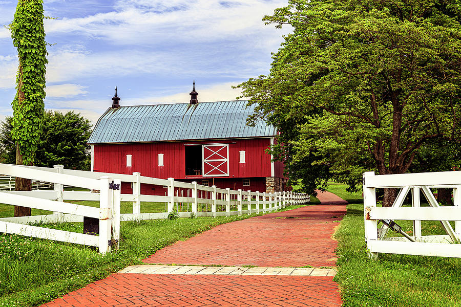 Red Barn #1 Photograph by SC Shank