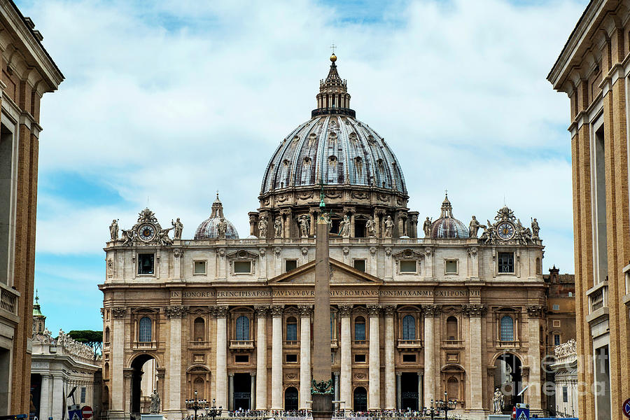 Saint Peter's Basilica, St. Peter's Square, Vatican City, Rome, Italy ...