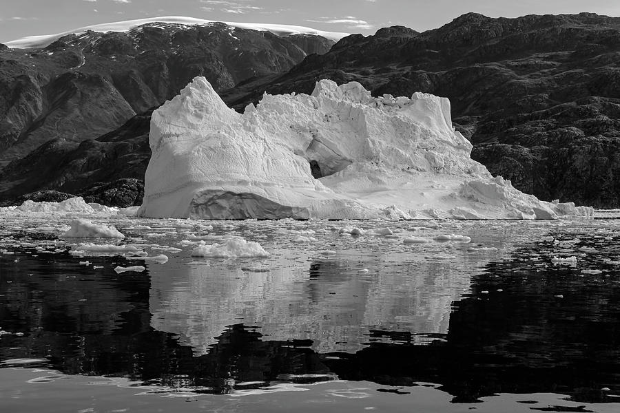 Scoresby Sound 4633 #1 Photograph by Bob Neiman - Fine Art America