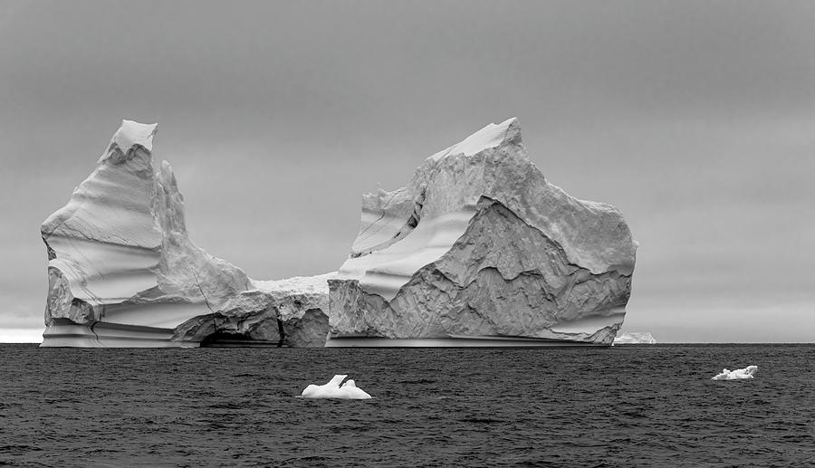 Scoresby Sound 5840 Photograph by Bob Neiman - Fine Art America