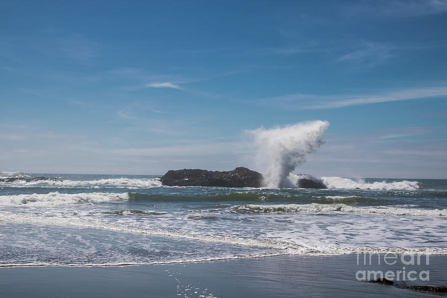 Seal Rock Big Splash #2 Photograph by Suzanne Luft