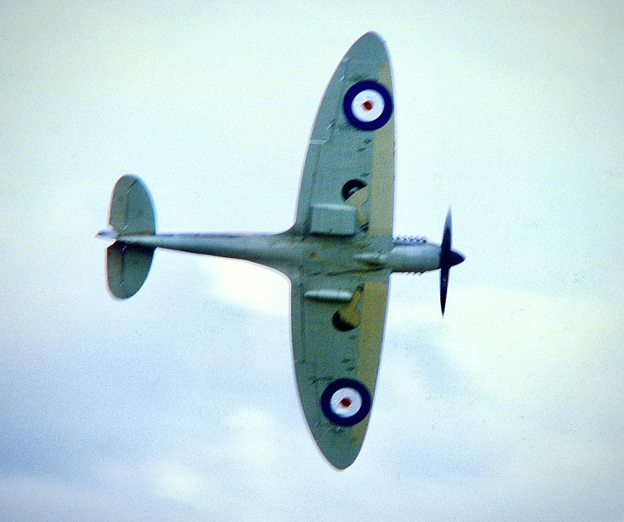 Spitfire EB-Z Photograph by Gordon James
