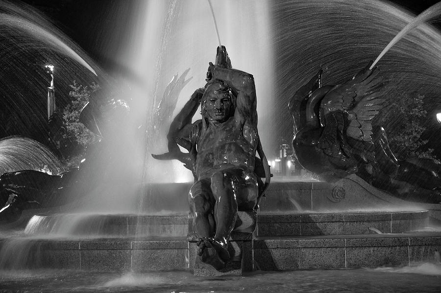 Swann Fountain at Night - Philadelphia Pennsylvania #1 Photograph by Bill Cannon
