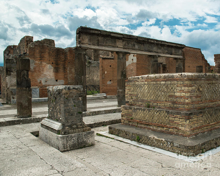 The Forum, ancient Roman Pompeii, Temple of Jupiter, Pompeii, Italy ...