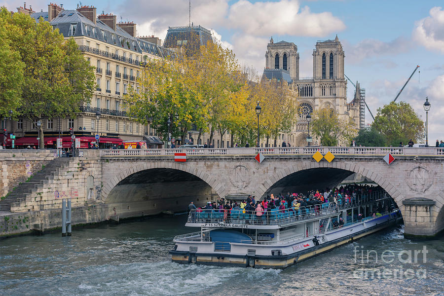 Tour by the Seine river #1 Photograph by Vicente Sargues
