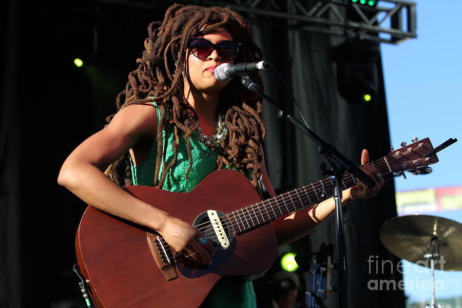 Valerie June Photograph by Concert Photos - Fine Art America