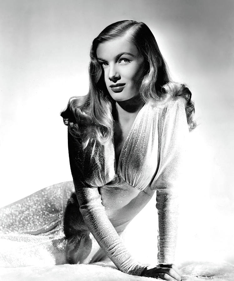 VERONICA LAKE in THIS GUN FOR HIRE -1942-, directed by FRANK TUTTLE. #1 Photograph by Album