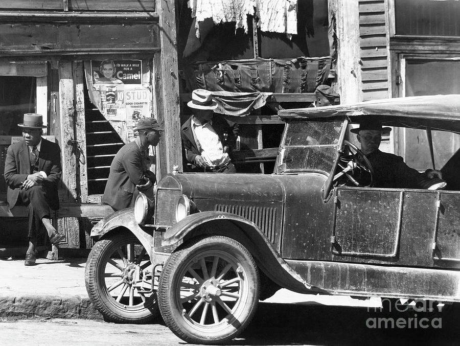 Vicksburg, Mississippi, 1936 #1 Photograph by Walker Evans