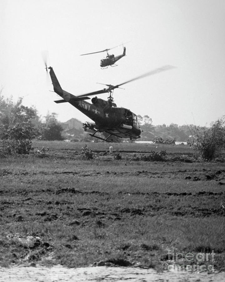 Vietnam War - Helicopters Photograph By Granger - Fine Art America