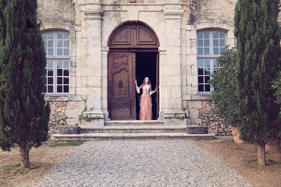 18th Century Woman In A Castle #10 Photograph by Lisegagne