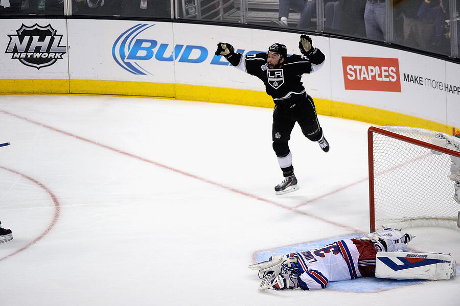 2014 NHL Stanley Cup Final - Game Five #10 Photograph by Kevork Djansezian 2014 NHL Stanley Cup Final - Game Five #10 Photograph by Kevork Djansezian