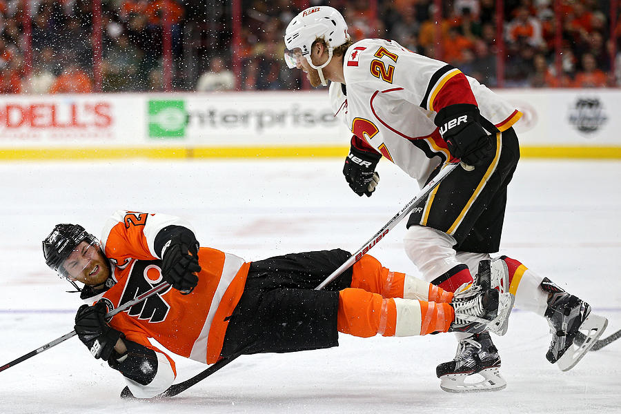 Calgary Flames v Philadelphia Flyers #10 Photograph by Patrick Smith