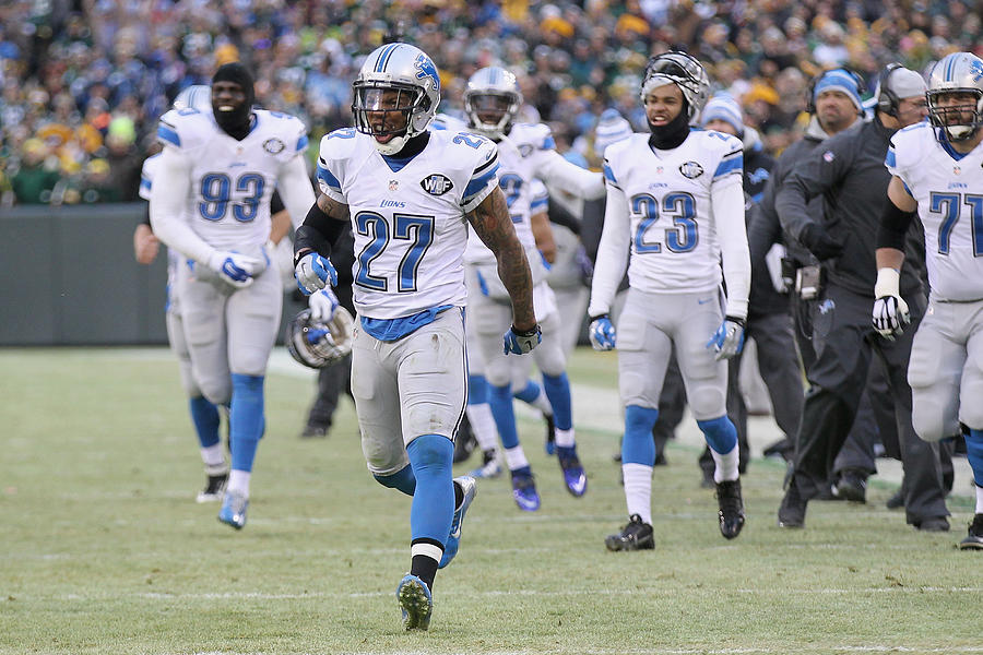 Detroit Lions v Green Bay Packers #10 Photograph by Mike McGinnis