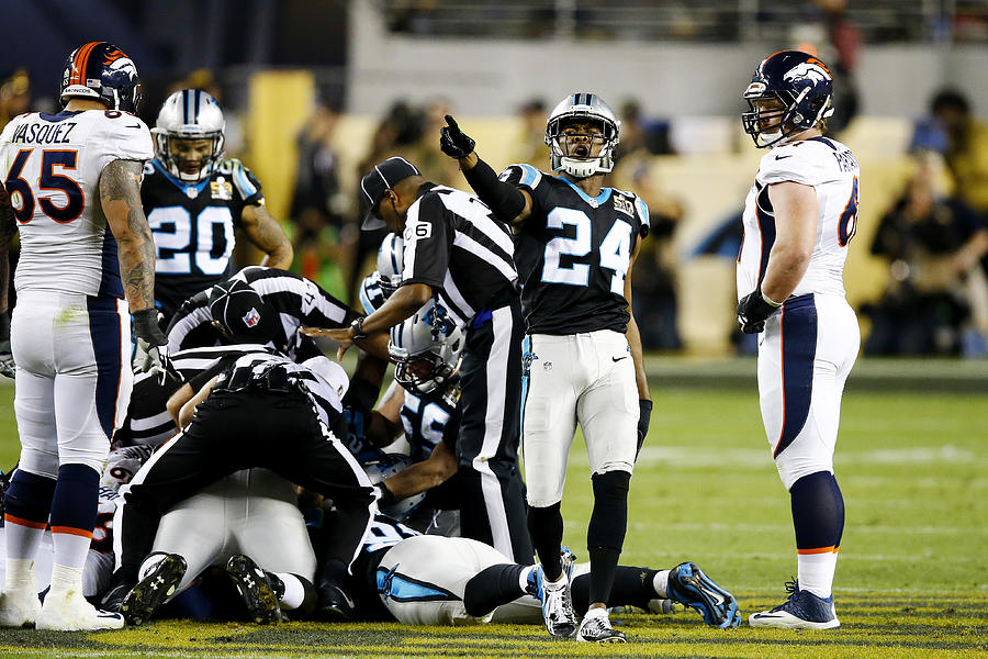 Super Bowl 50 - Carolina Panthers v Denver Broncos #10 Photograph by Al Bello
