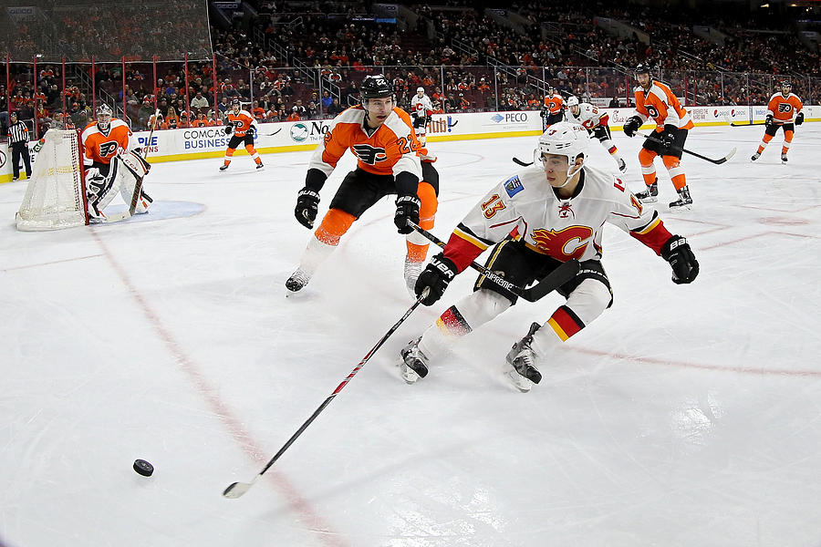 Calgary Flames v Philadelphia Flyers #11 Photograph by Patrick Smith