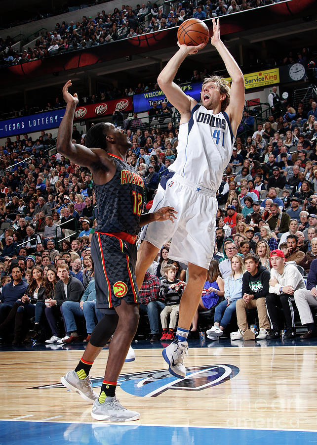 Dirk Nowitzki Photograph by Glenn James Dirk Nowitzki Photograph by Glenn James