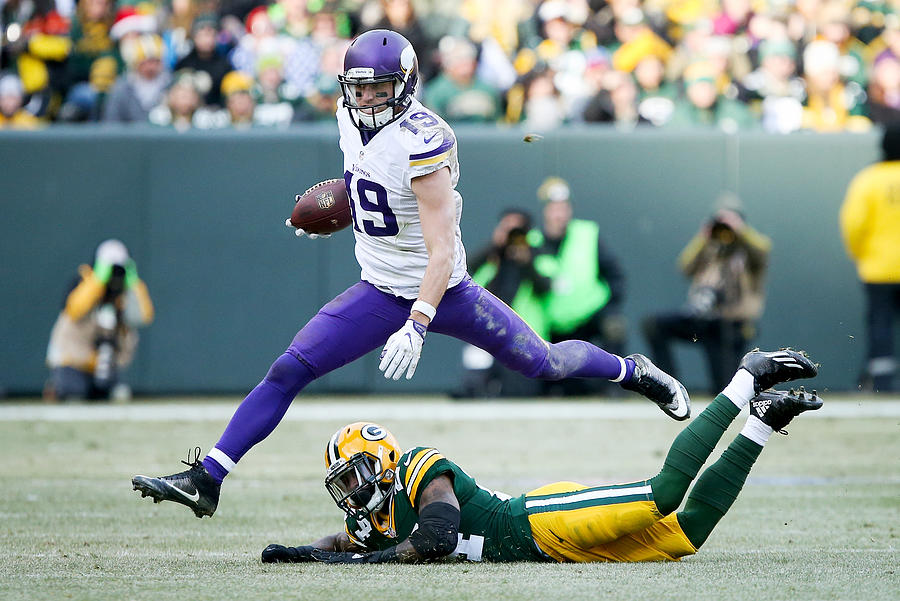 Minnesota Vikings v Green Bay Packers #11 Photograph by Dylan Buell