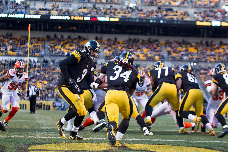 NFL: JAN 01 Browns at Steelers #11 Photograph by Icon Sportswire