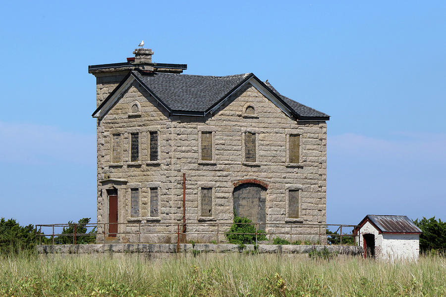 Cedar Island Lighthouse East Hampton New York Photograph by Bob Savage ...